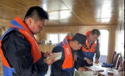五地多部门联合执法，严厉打击汉江下游交界水域非法采砂行为