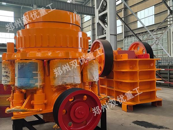 江苏徐州客户购买两条新型移动河卵石制砂机 运行稳定
