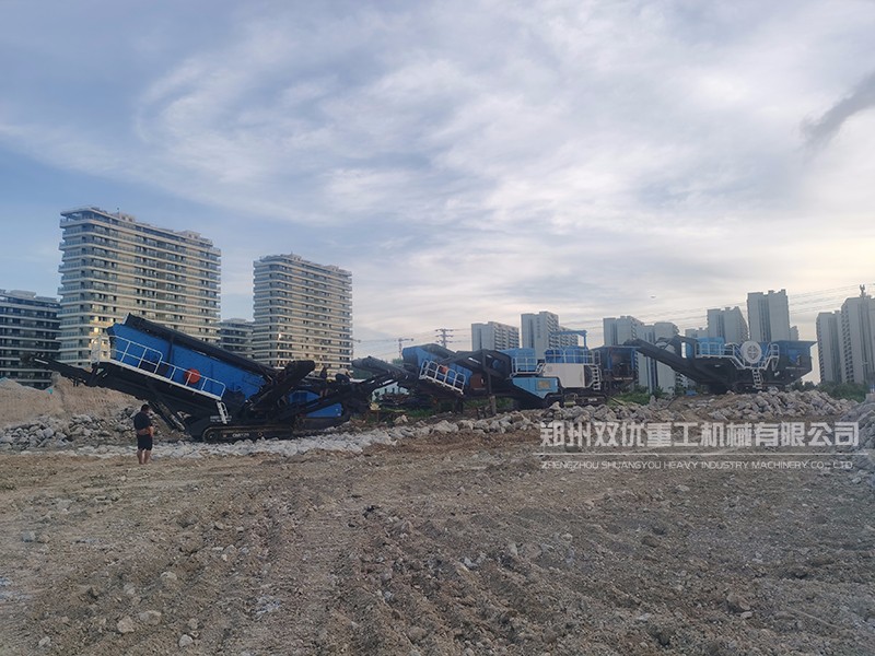 流动式碎石机 时产300吨/时 南京石灰石加工现场