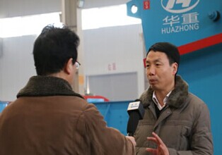 洛阳破碎机知名企业大华重机公司董事长接受电视台采访