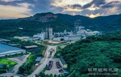 取舍之间坚持生态优先、绿色发展，湖南省砂石土矿3600降至1752减少了48.6%