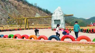 中梁云山矿山公园 昔日废弃矿坑蝶变生态公园