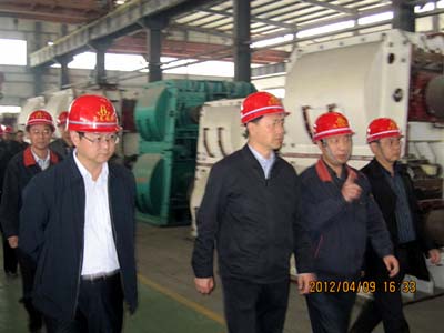 市长一行到四川皇龙检查指导工作