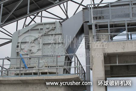 在新疆石料厂作业的PF1520V反击式破碎机设备