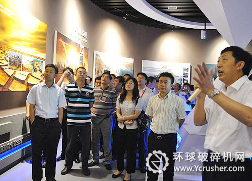 与会的中国再生资源行业500多名代表共同见证了中国“城市矿产展示馆”的开馆