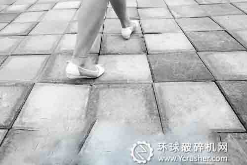 利用建筑垃圾生产的地砖已被广泛应用